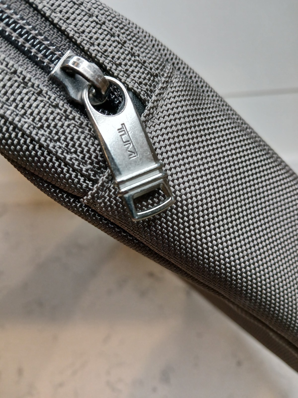 TUMI Laptop Bag Padded Computer Cover Protective Case Sleeve Ballistic 15″ Black