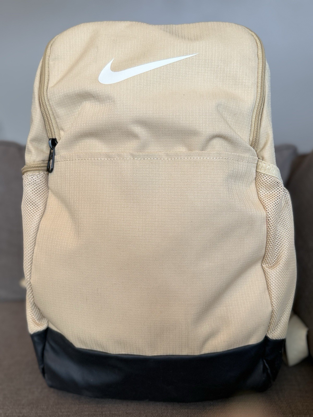 Nike Brasilia 9.5 Training Backpack 24L Capacity Tan/cream Black Clean In/out