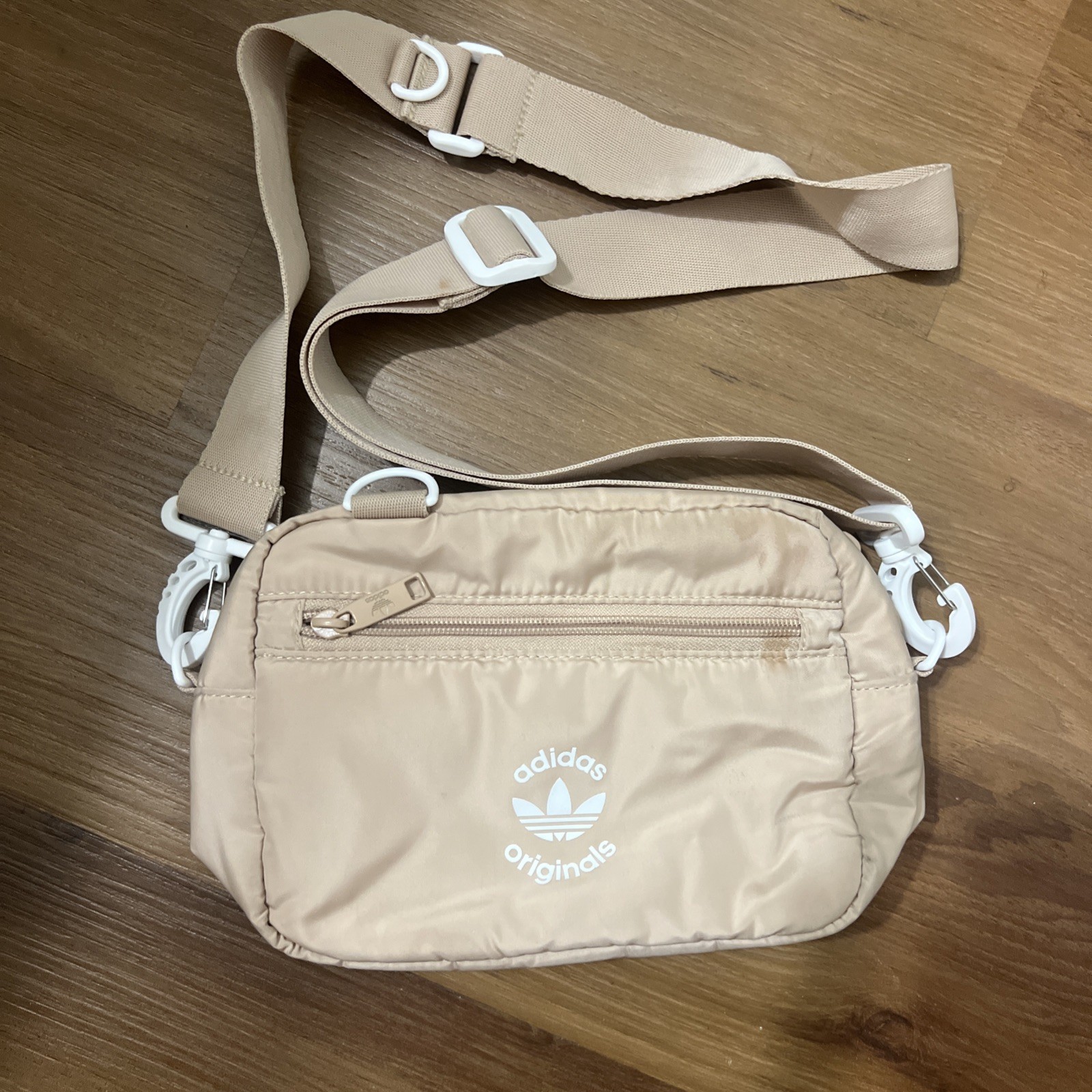 Adidas Original Puffer Pouch Magic Beige White Crossbody Fanny Hip Pack