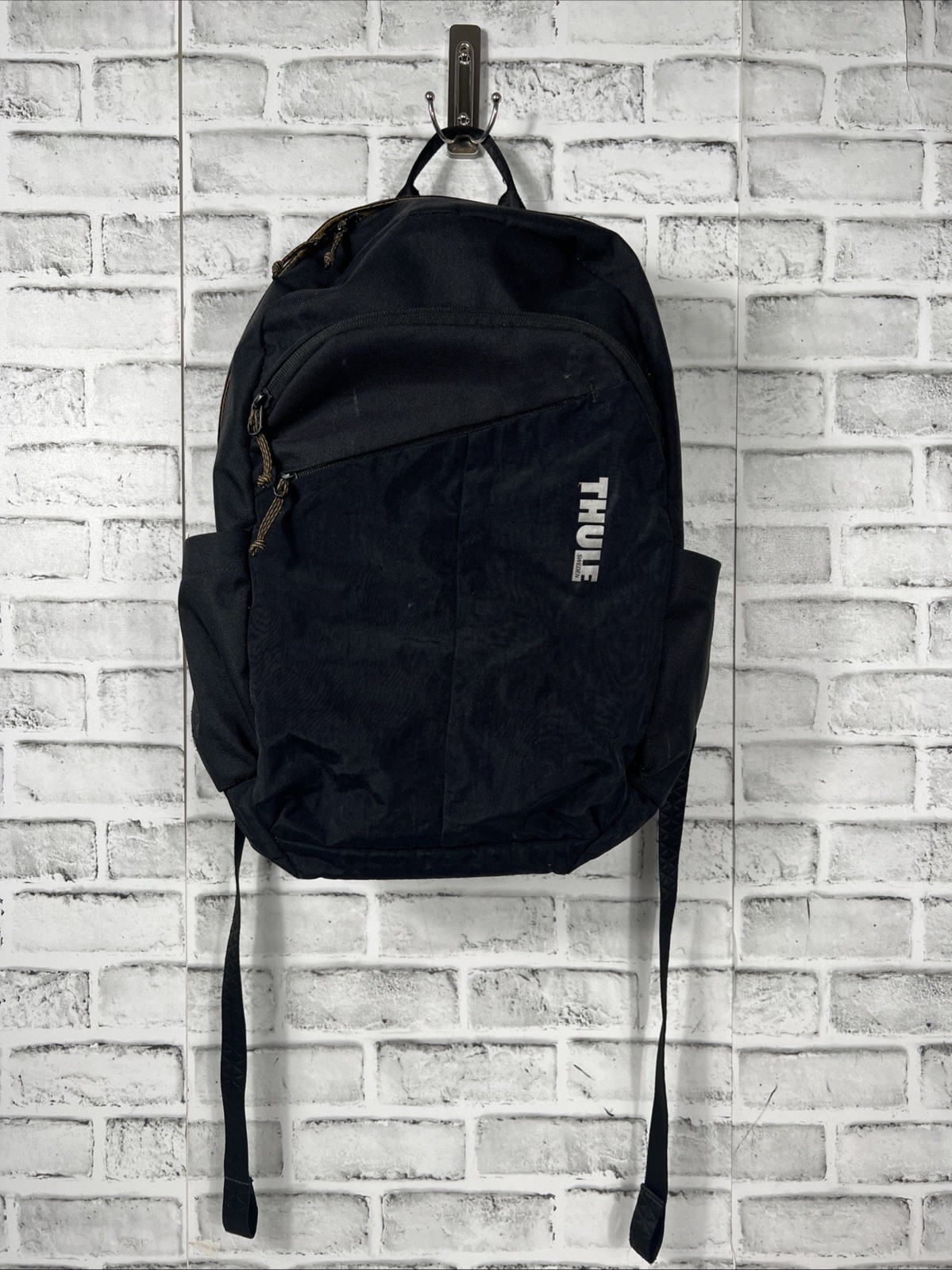 THULE Indago 23L Travel Backpack Bag w/ Laptop Sleeve in Black
