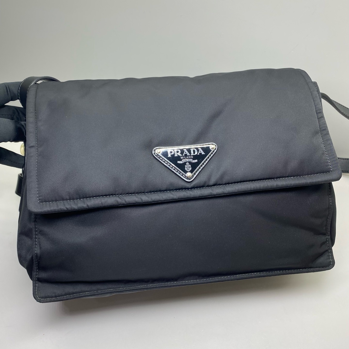 Prada Pre-Owned Cini Nylon Crossbody Messenger Bag Black 30X20X13cm