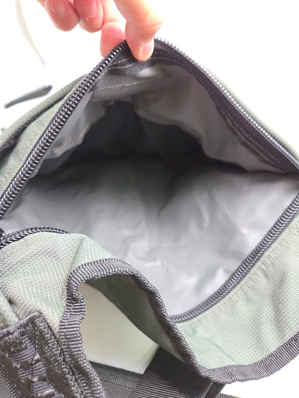 VTG Y2K Diesel Utility Messenger Bag Olive Green Multi Pocket Crossbody Zipper