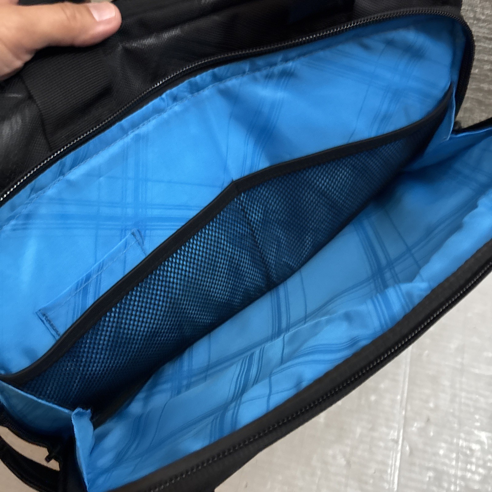 Hurley Backpack Convertible Duffel & Messenger Laptop Bag Travel Plaid Black EUC
