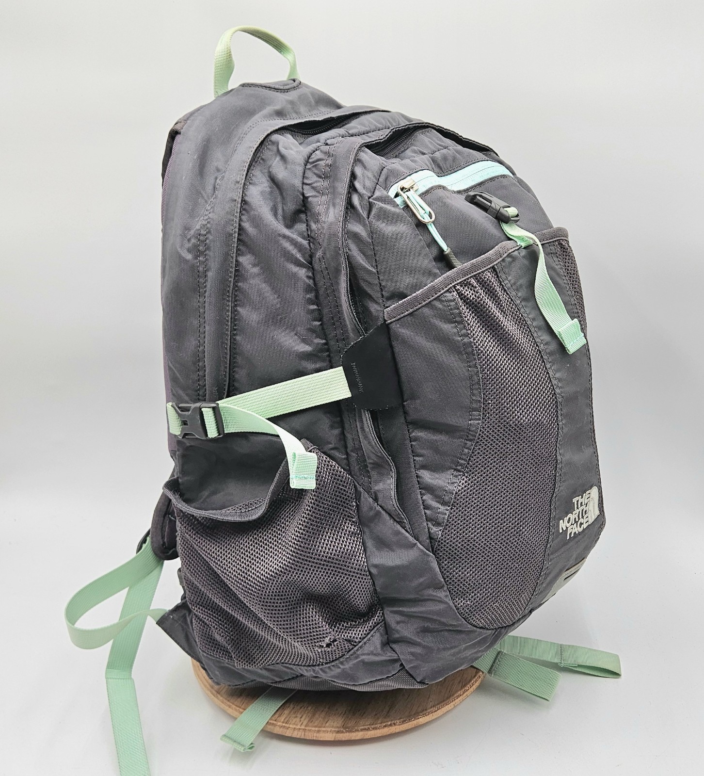 The North Face Backpack/Laptop/Hiking/Travel Bag Recon Black 30 Liter