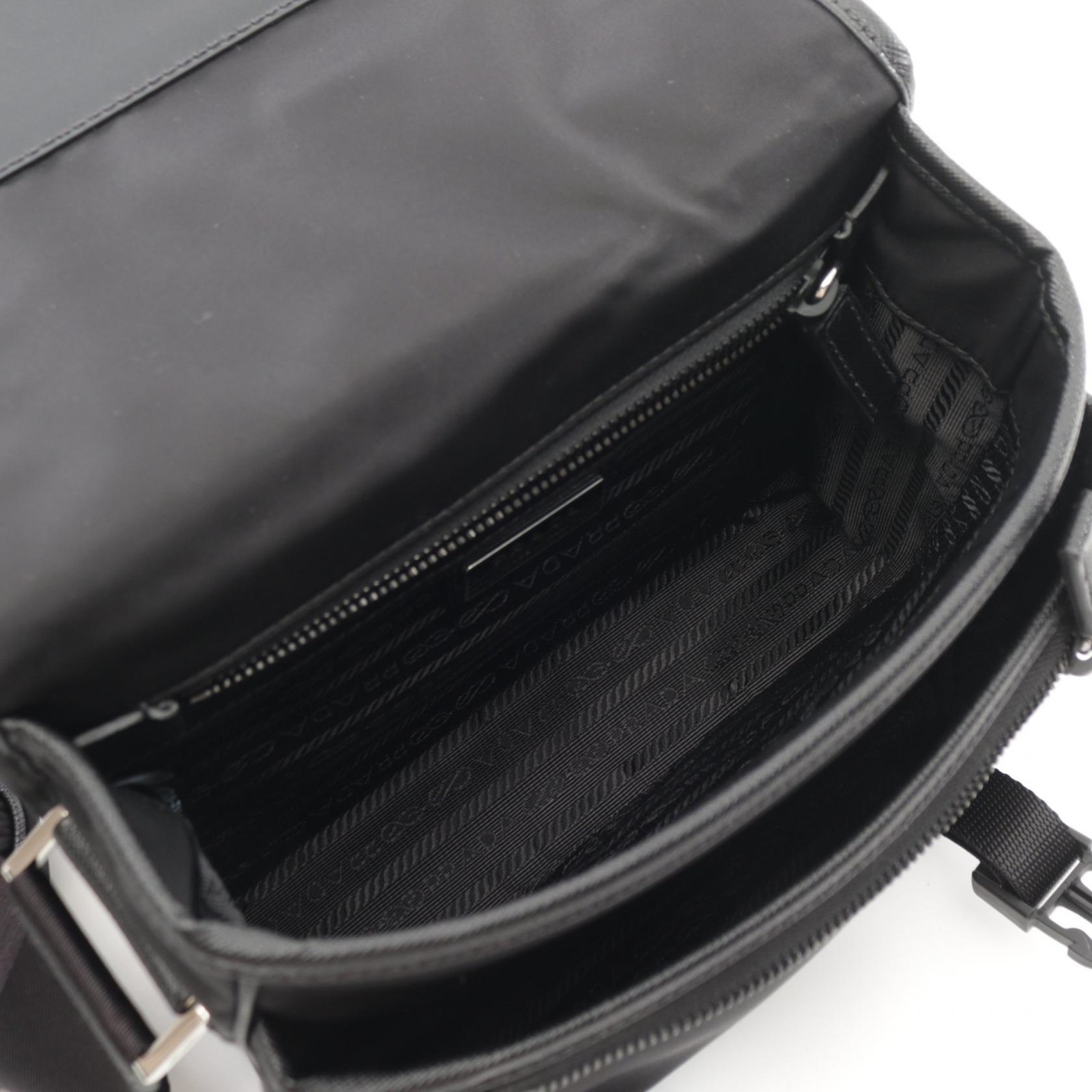 PRADA RE-NYLON TESSUTO+SAFFIANO Shoulder Crossbody Bag 2VD0342DMHF0002 Black NEW