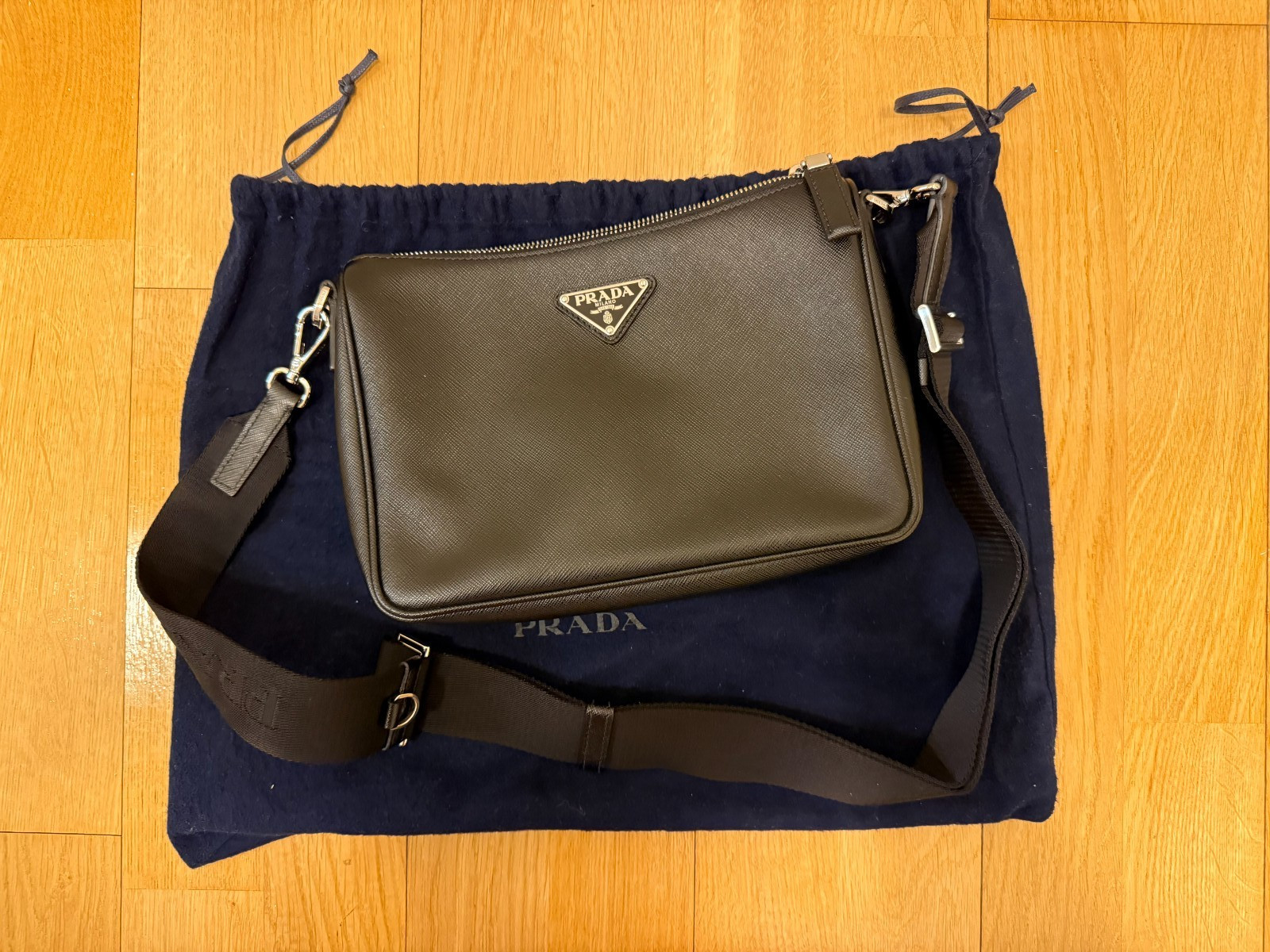 [Excellent condition] Prada Mens Saffiano leather black shoulder bag