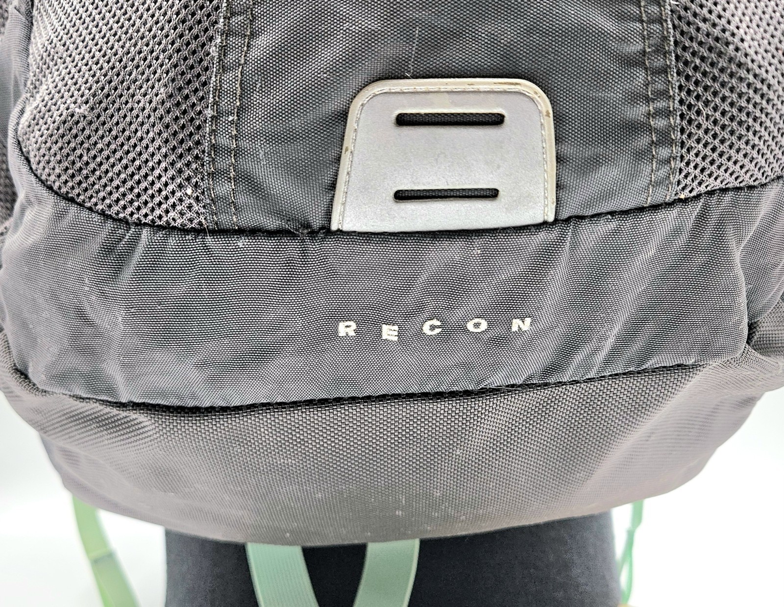 The North Face Backpack/Laptop/Hiking/Travel Bag Recon Black 30 Liter