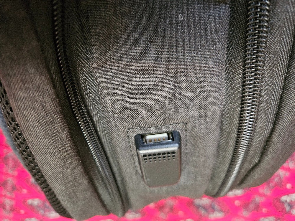 MATEIN Backpack,15.6in Bag with USB Charging Port,Water-Resistant Used only once