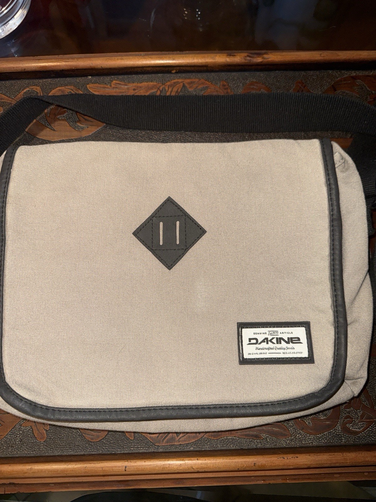 Dakine Solid Messenger Bag Beige/Black, Adjustable Strap, Zip/Buckle, Pockets