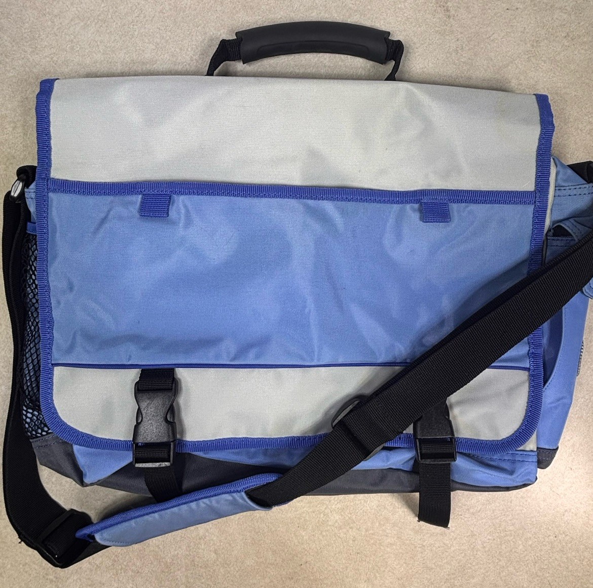 2001 Gap Tech Audio Utility Messenger Bag Y2K CD Bookbag Retro Normcore Two Tone