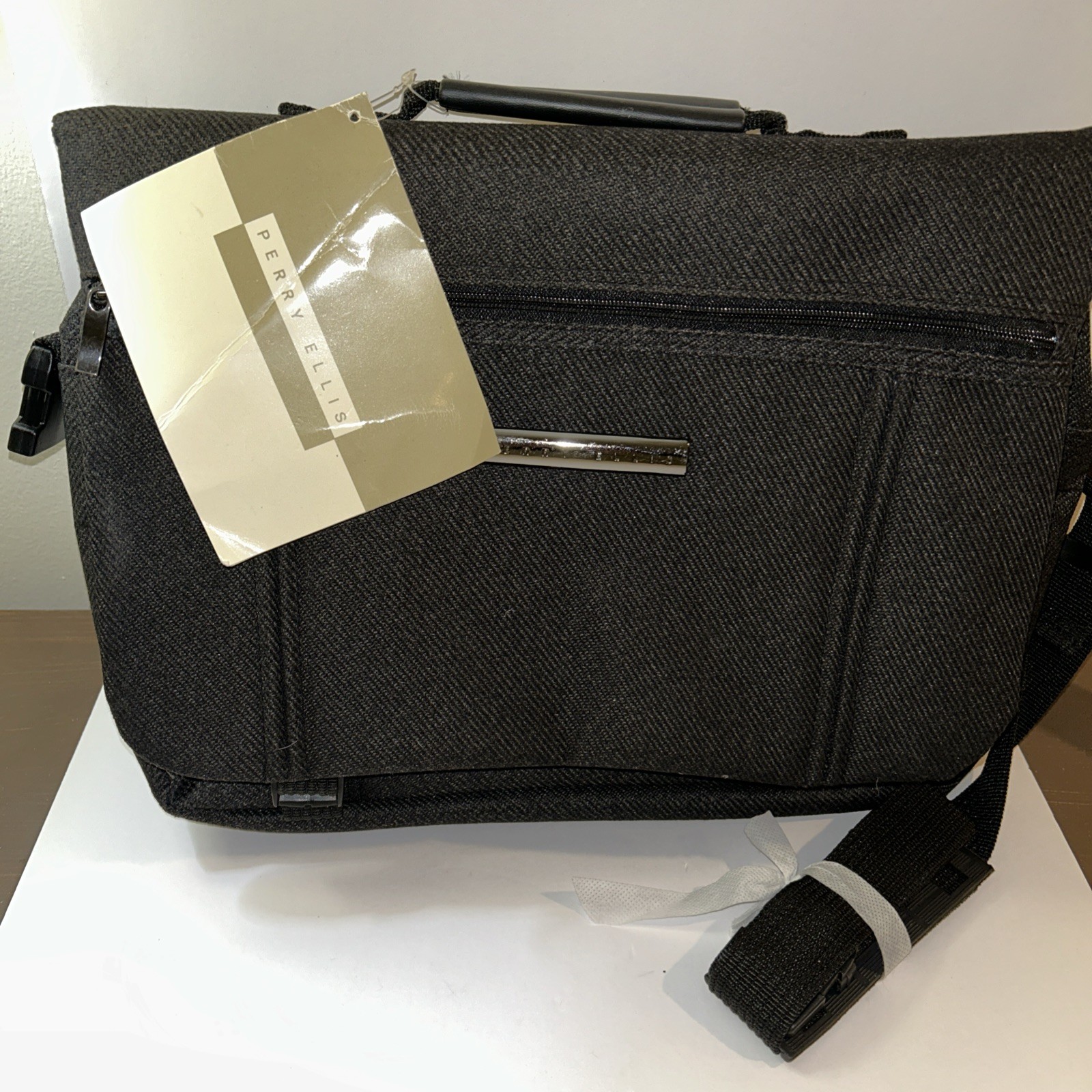 PERRY ELLIS Portfolio Commuter Messenger Bag Briefcase Black Tweed New NWT