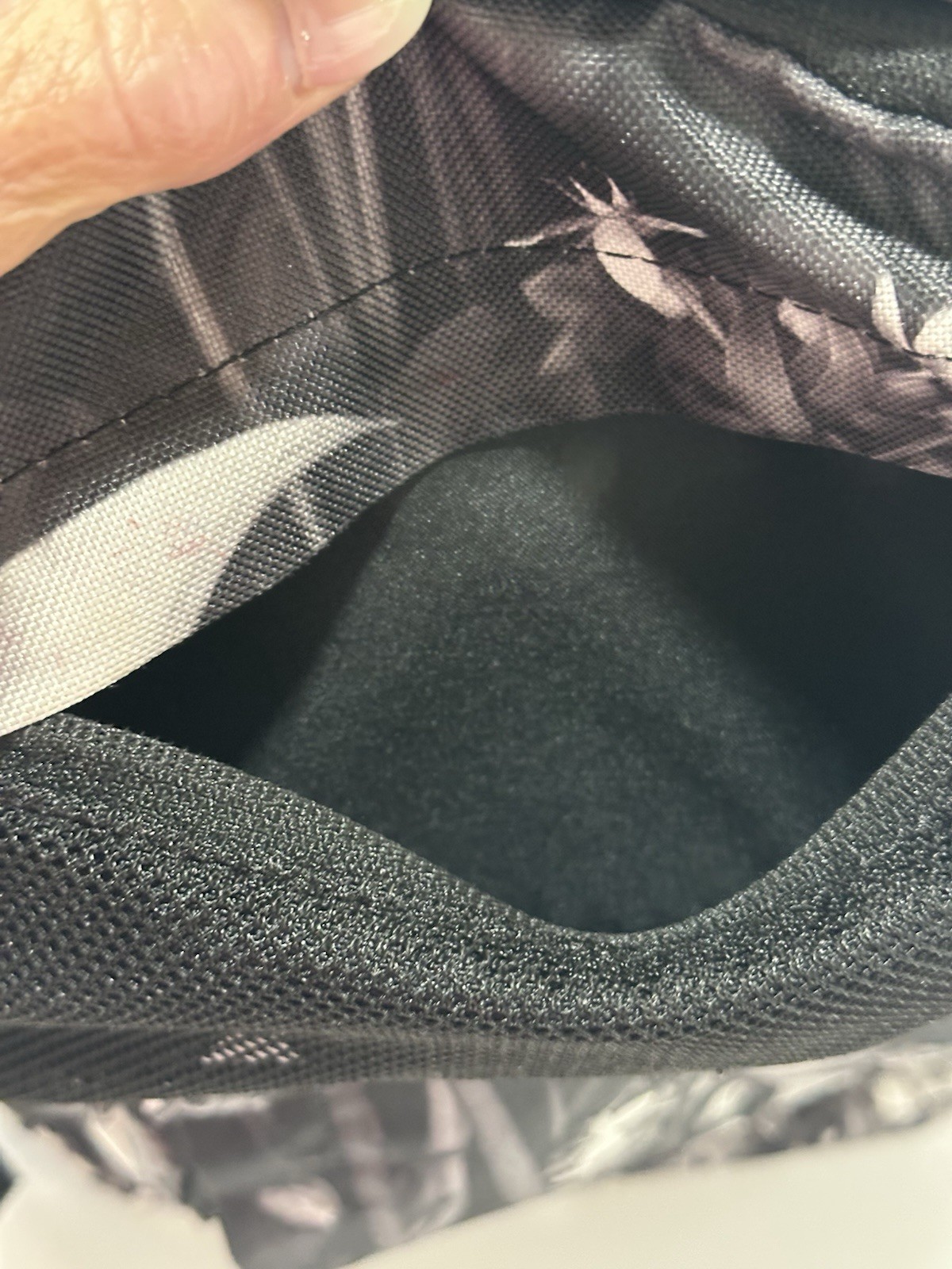 Black and white Nike backpack EUC!!!