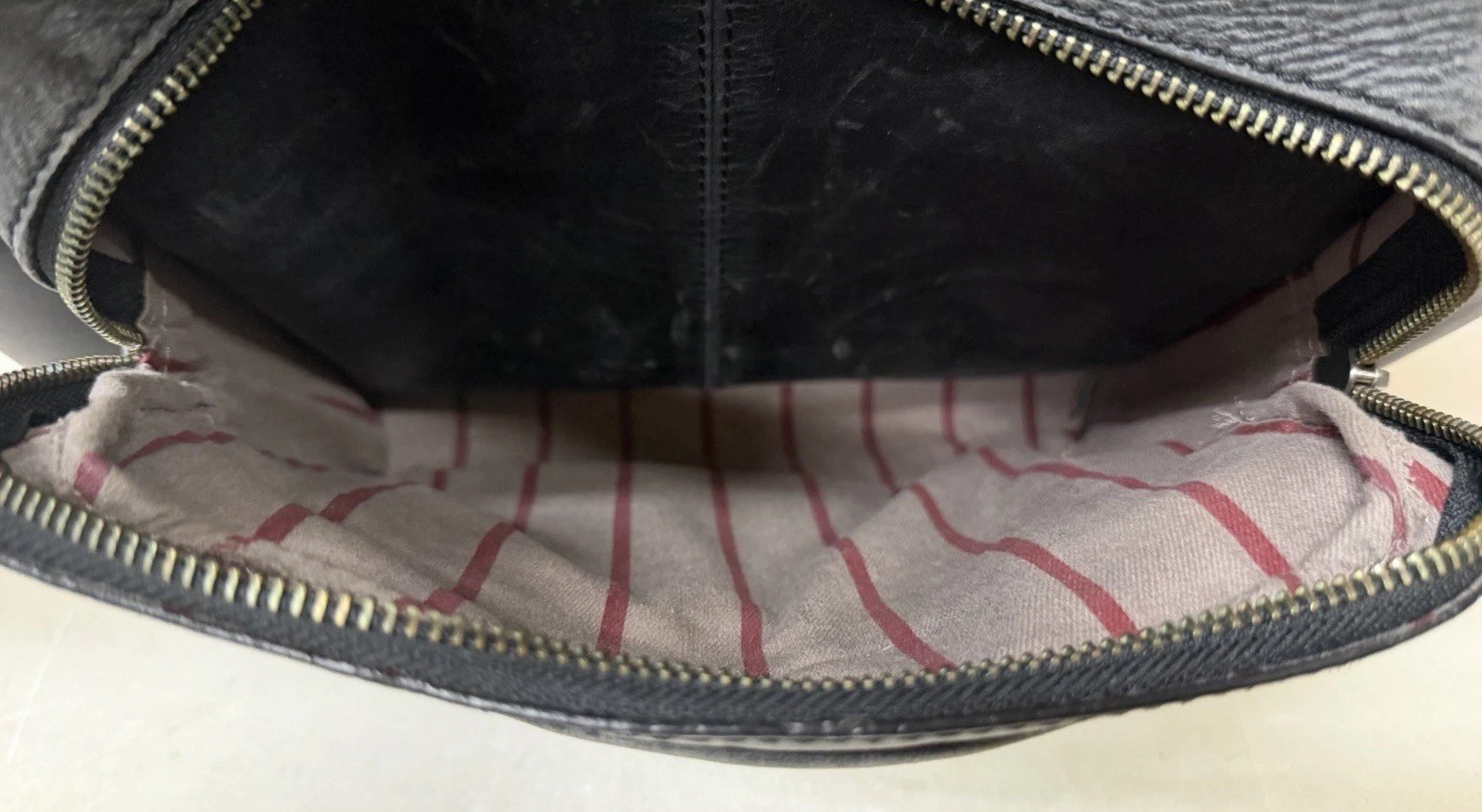 Rawlings Black Leather Rugged Backpack w/Zipper Closures & Striped Interior RARE