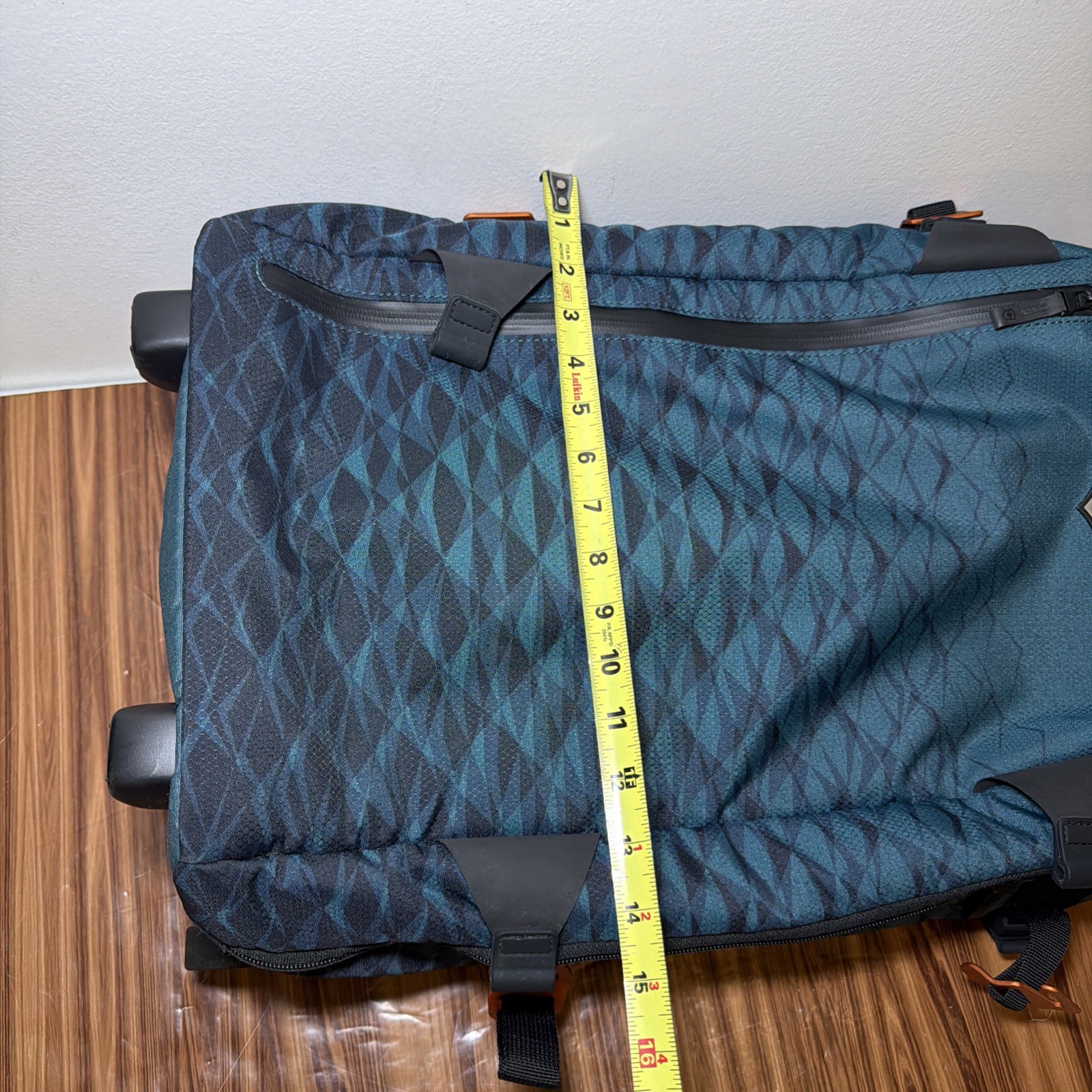 Victorinox Carry Case VX Touring Global Wheeled Carry On 601477 Dark Teal Blue