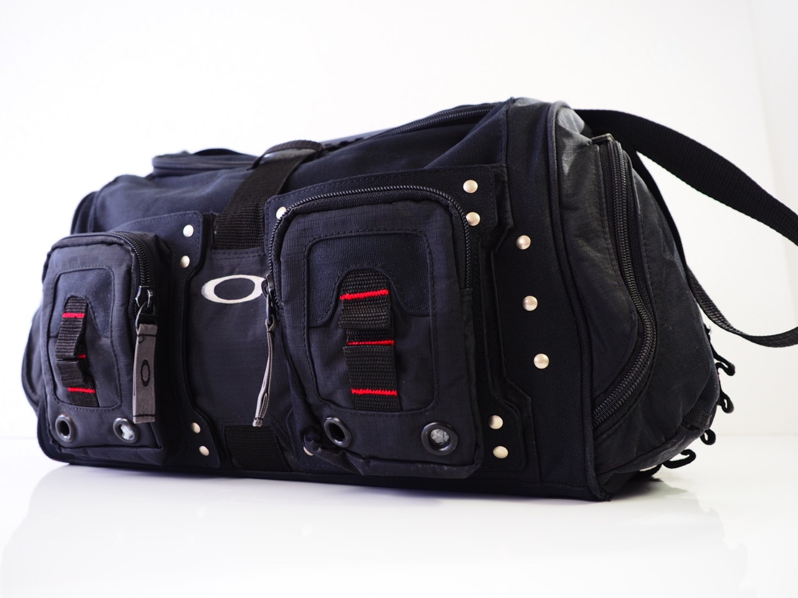Oakley Heavy Duty Duffel 2.0 Holdall Sports Duffle Gym Bag Black