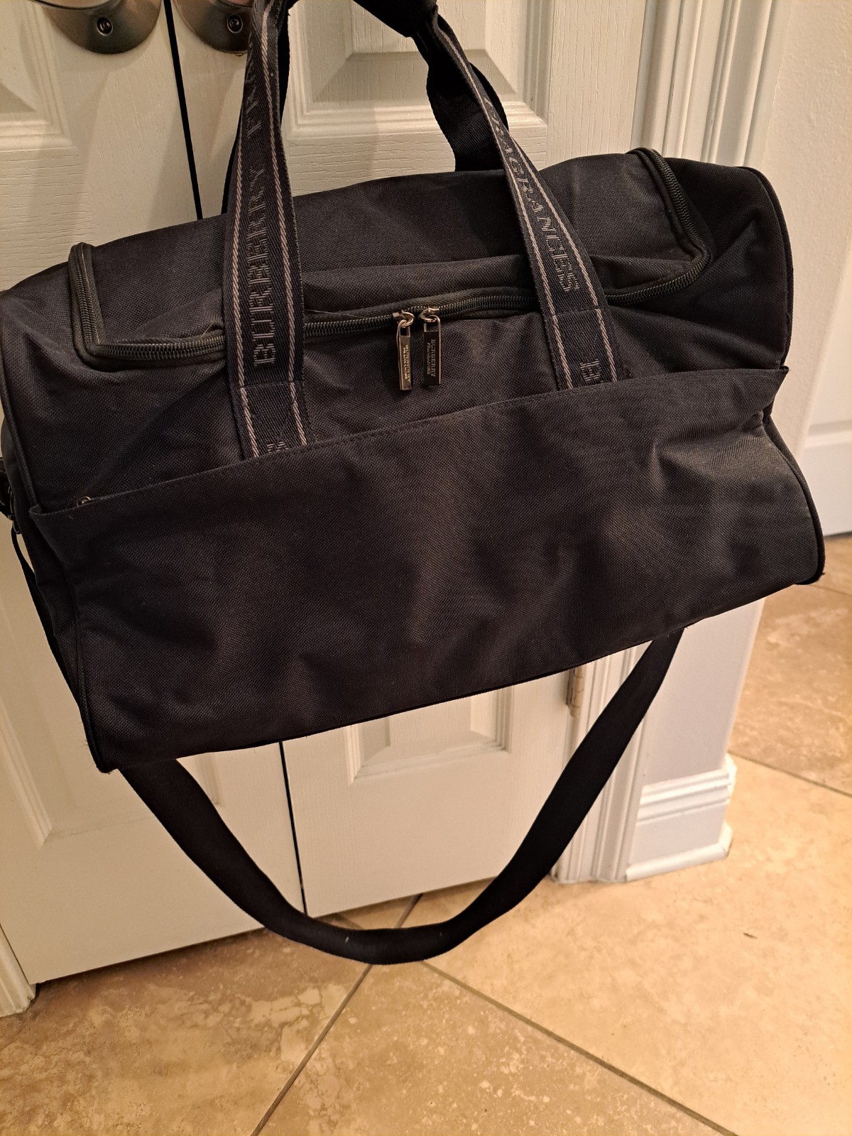 BURBERRY Fragrances Weekender Duffle Bag Black Signature Handles Shoulder Strap