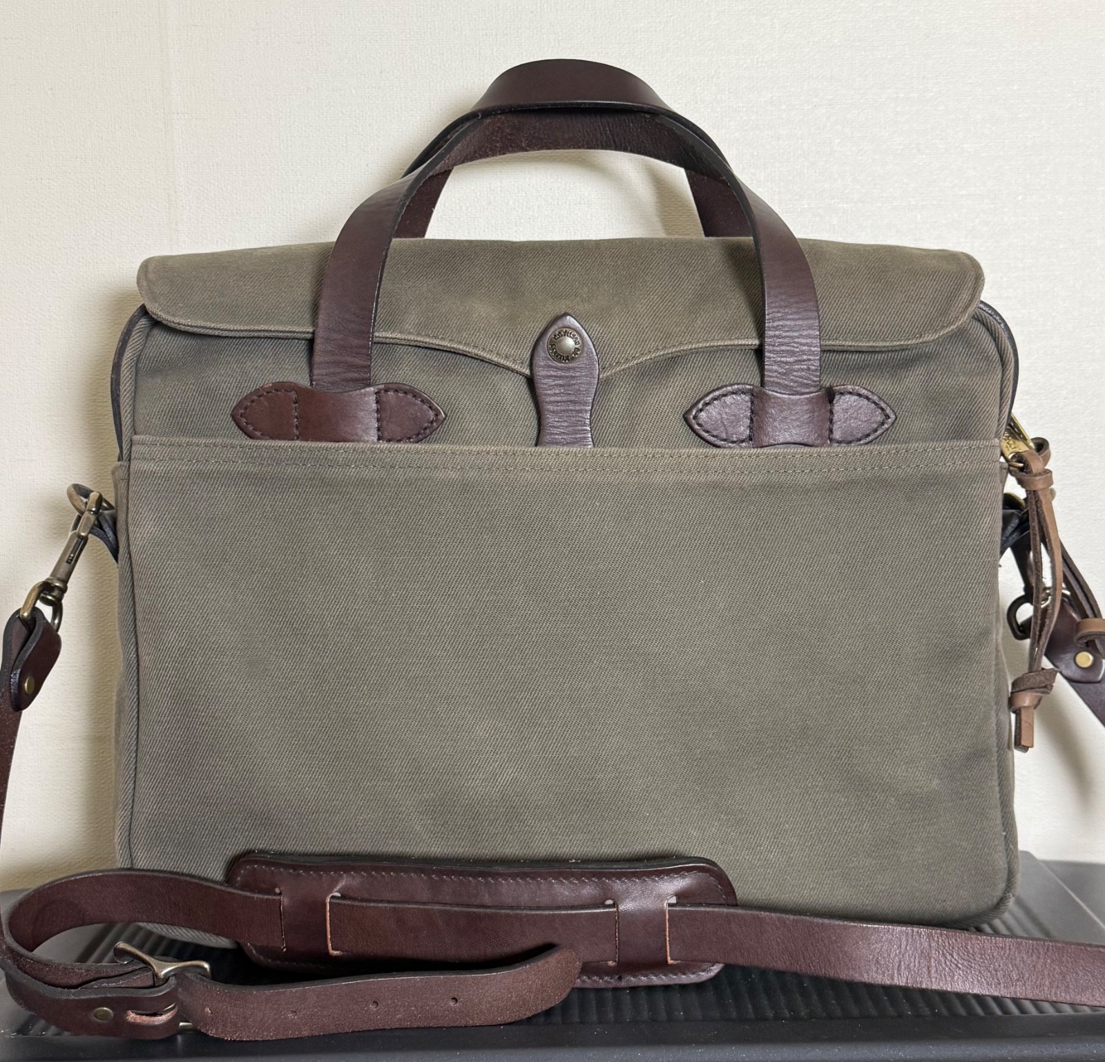 Filson 256 Original Briefcase EXCELLENT CONDITION Otter Green USA Leather