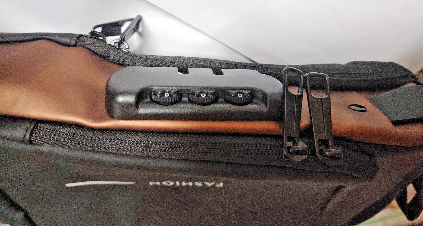 Leather crossbody chest Bag organizer 30cm Long. 15cm Wide. with USB. new brand