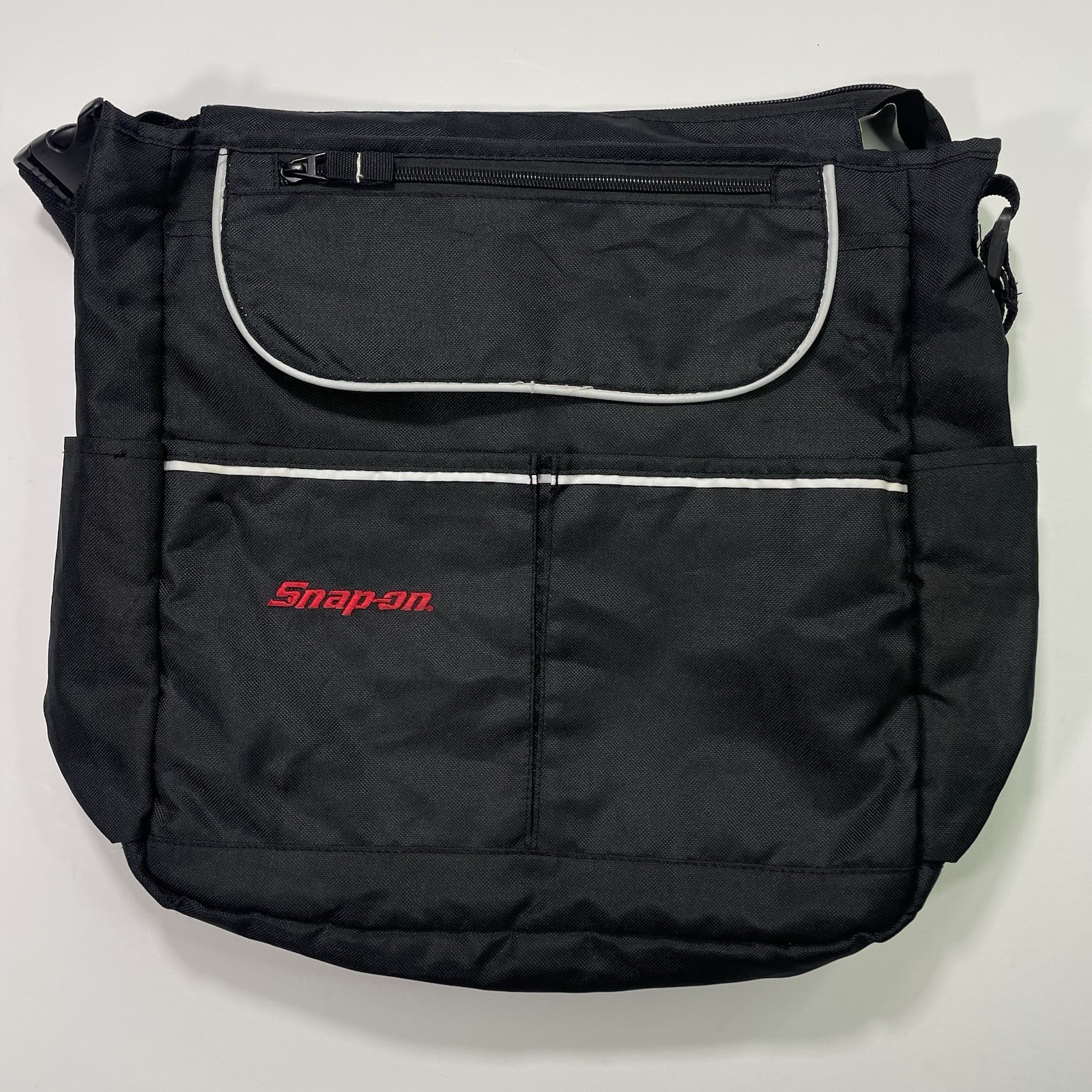 Snap On Bag Nylon Light Weight Shoulder Strap Black Green Lining Gemline
