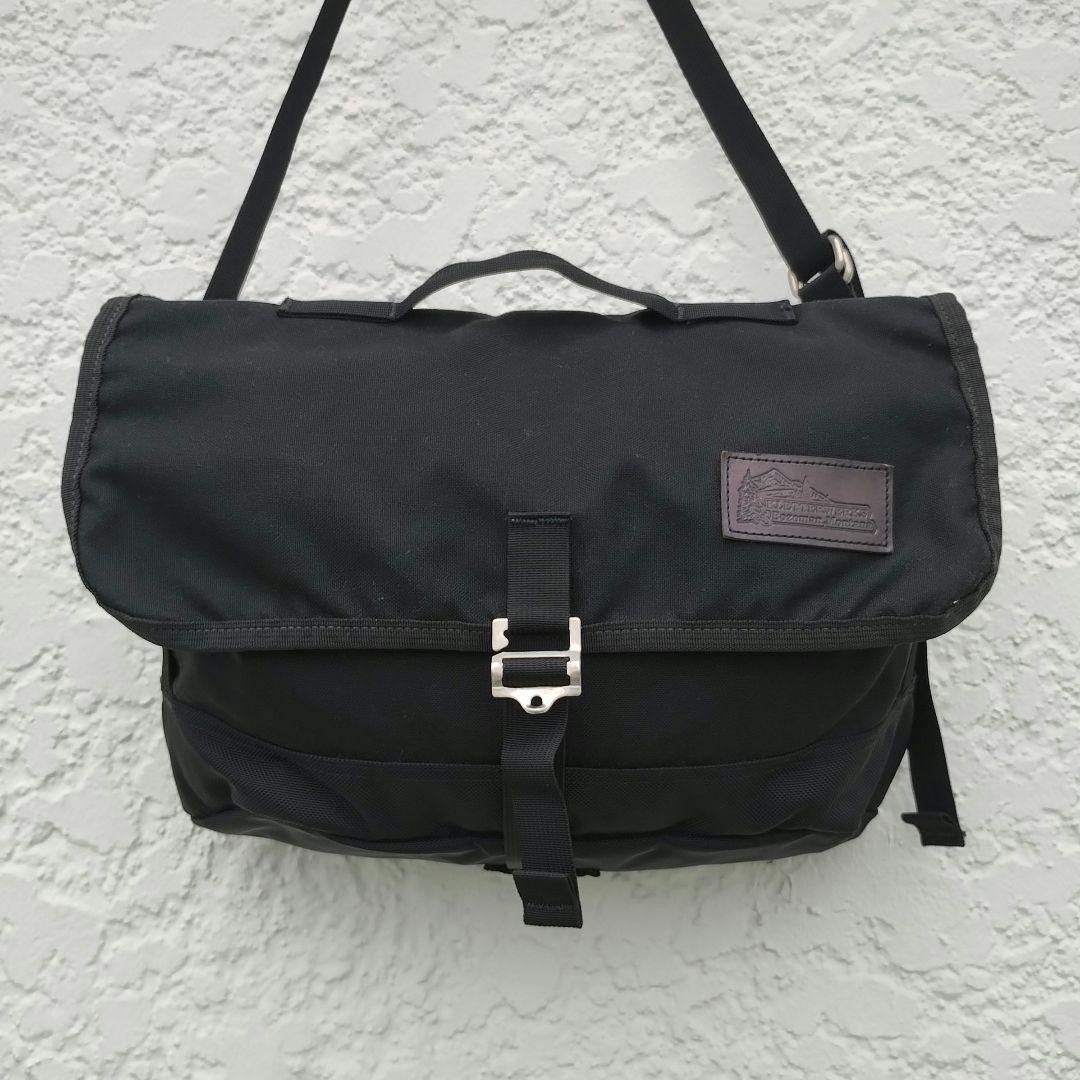 KLATTERMUSEN Shoulder Bag – Pre-Owned, Functional Design