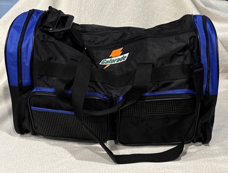 VINTAGE 90s GATORADE BAG GYM Bag Sports DUFFEL Bag Black RARE RETRO LOGO