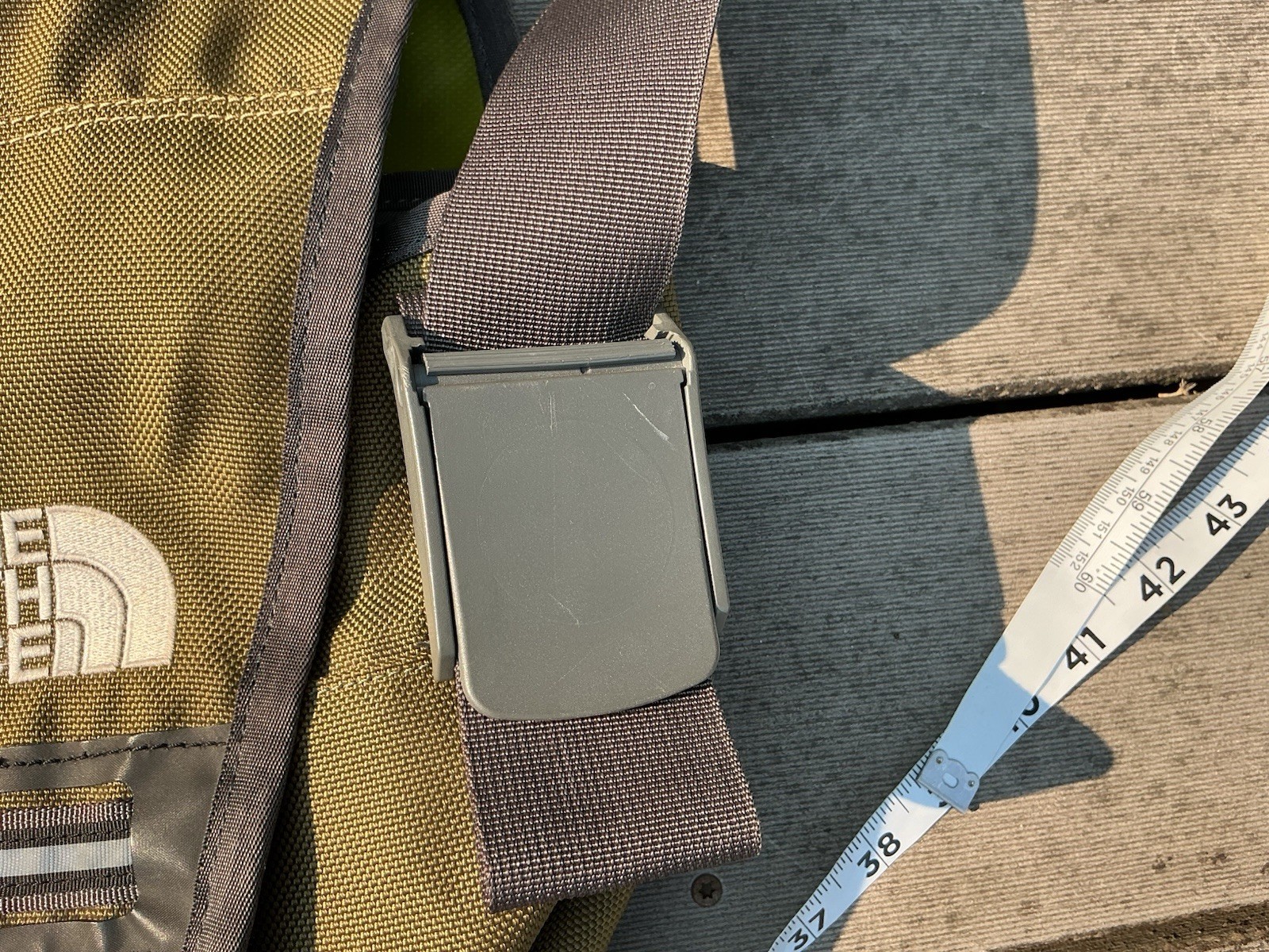The North Face Large Messenger Bag Green Laptop Shoulder Travel Work Crossbody