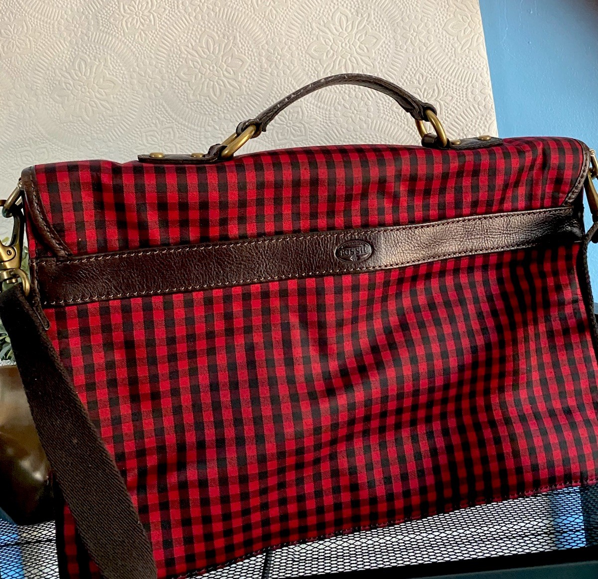 Father’s Day! LEATHER TRIM FOSSIL Red checkered MESSENGER BAG, Brass Push Lock