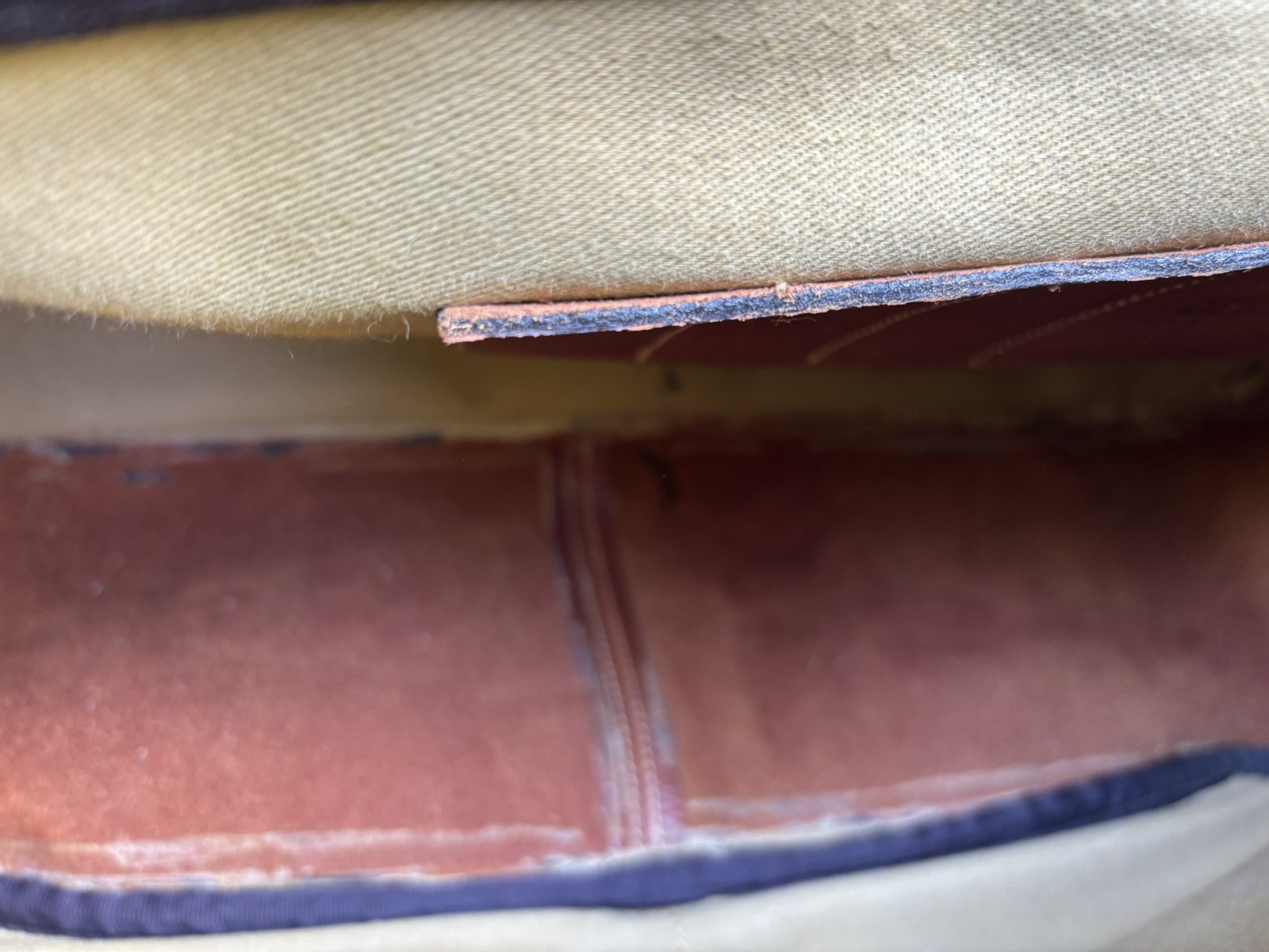 Levenger Tusting Clipper Leather Messenger Bag Made In England