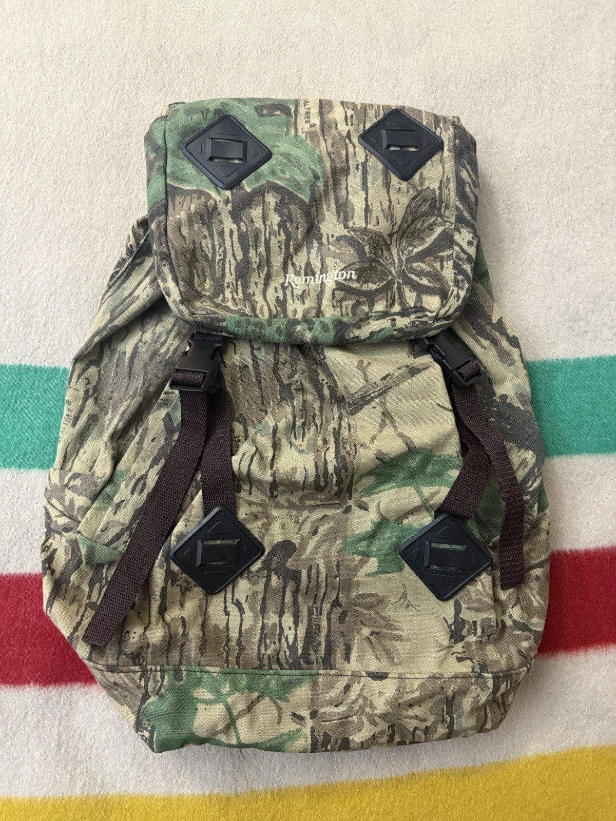 Vintage 70s 80s Realtree Remington Extra Large 4 Pocket Cinch Backpack BrandNew