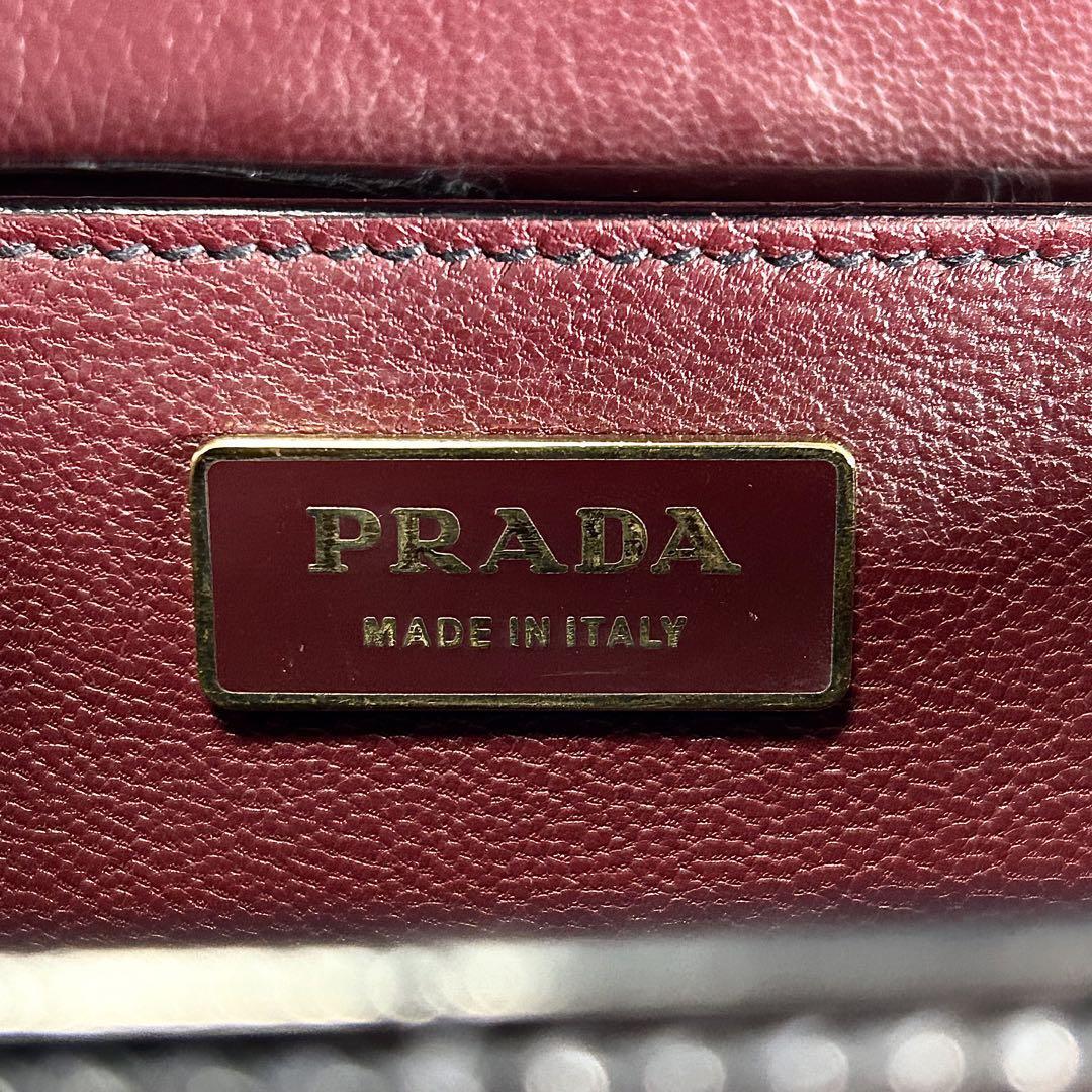 PRADA Real Crocodile Shining Center Business Bag hand bag Auth key charm