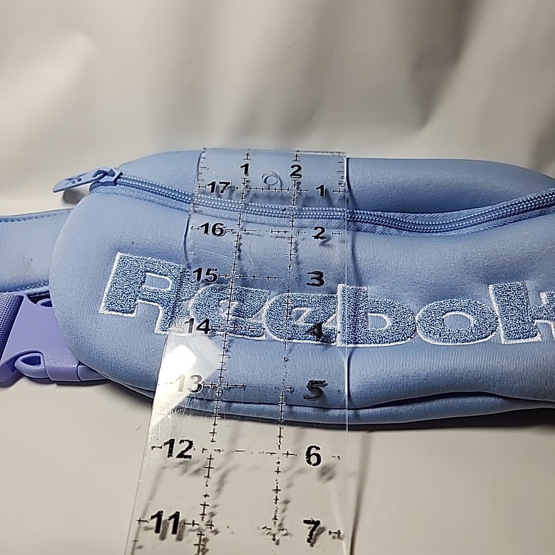 Reebok Fanny Pack Waist/Runners Bag Baby Blue Fuzzy Embroiddered Logo #51303