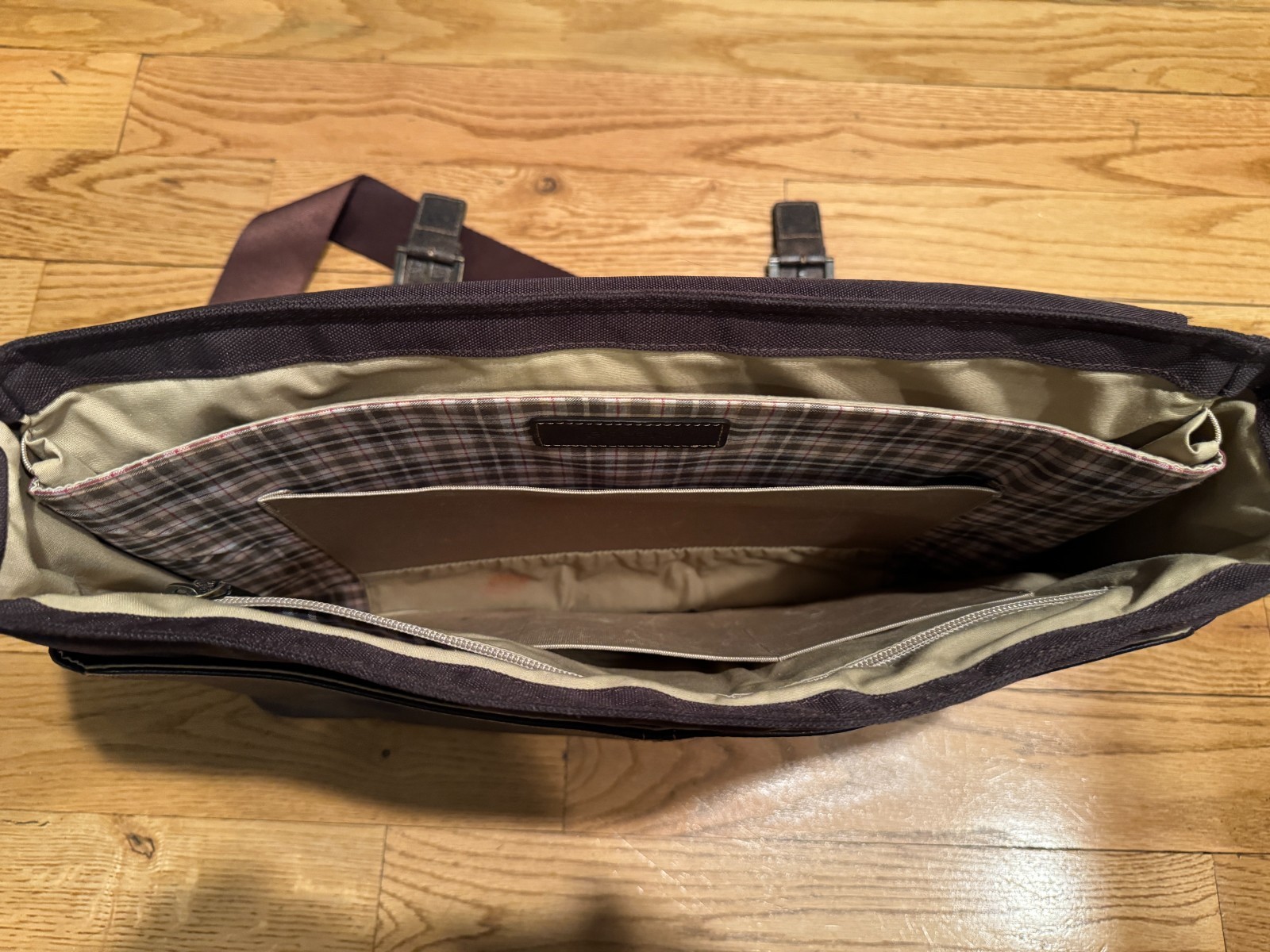 Boconi Brown Leather Slim Mailbag Messenger Laptop Bag with Shoulder Strap