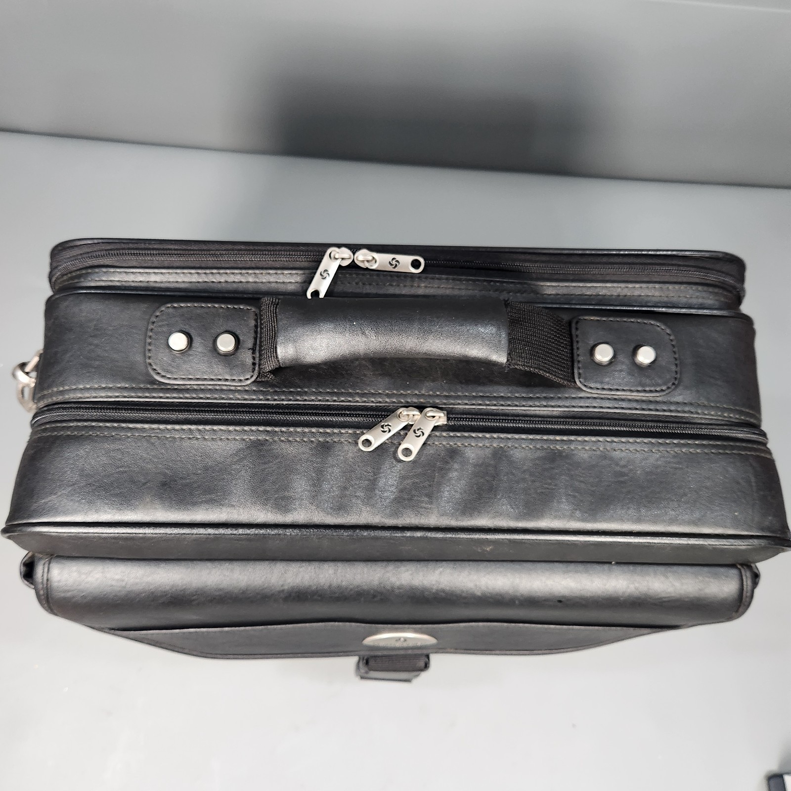 Samsonite Classic Computer Case Black Leather Dual Laptop Bag 15.5″ w/strap