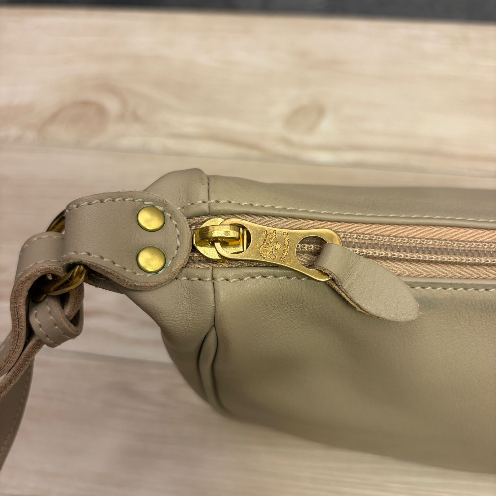 IL BISONTE Half Moon Shoulder Bag Leather Gray Beige Pre-owned Authentic