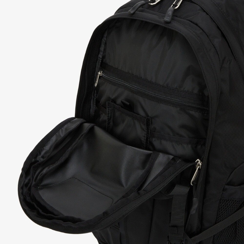 THE NORTH FACE HOT SHOT BACKPACK NM2DQ02A BLACK 28L UNISEX SIZE