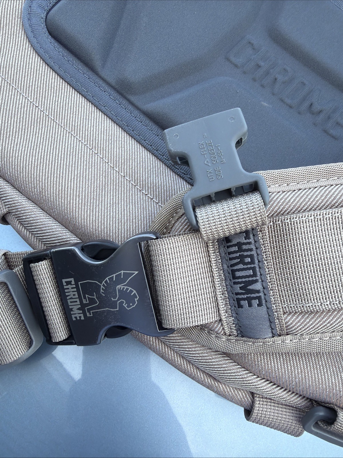 Near Mint Chrome Industries Messenger Bag COYOTE BROWN