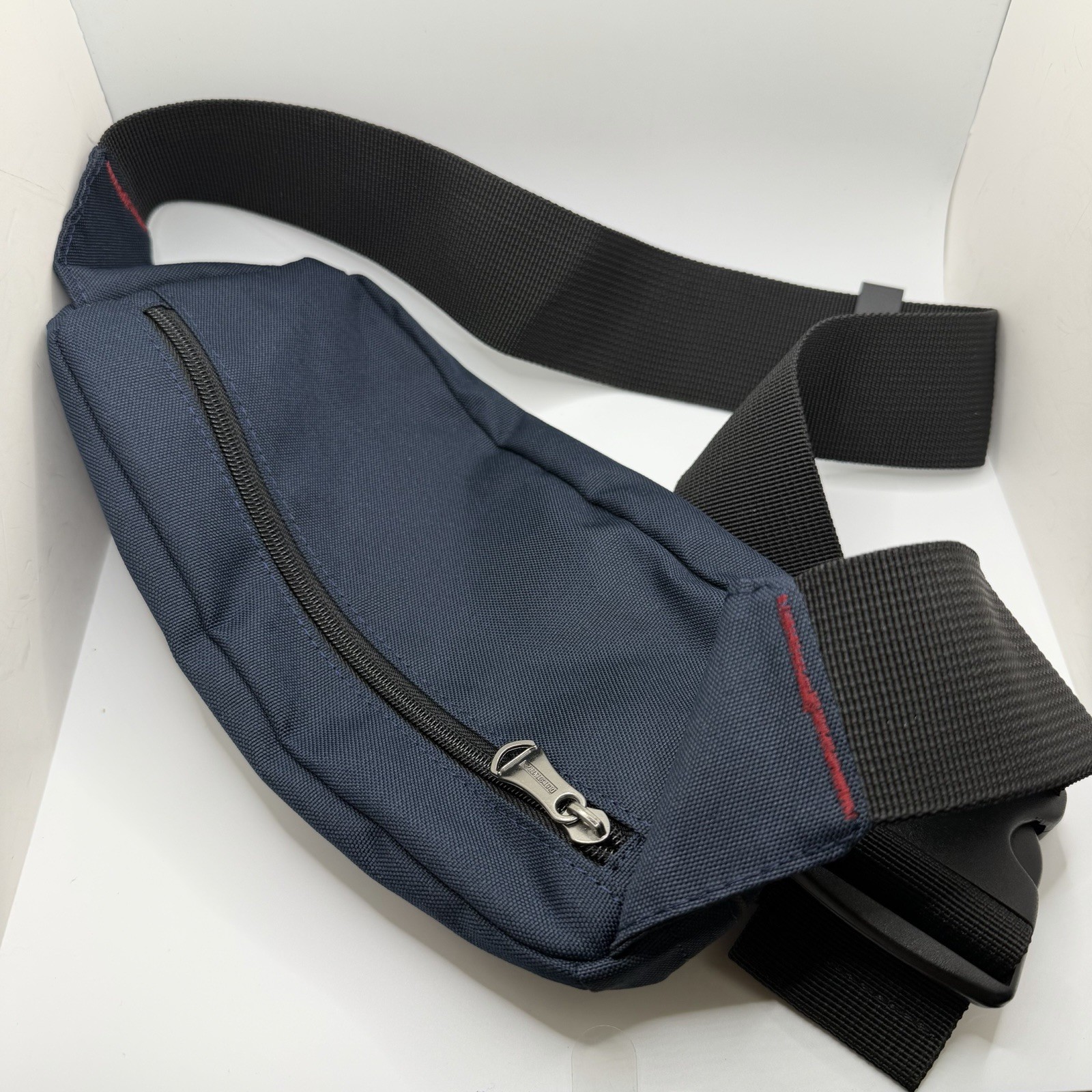 Quiksilver Blue & Black Men’s Belt Bag Fanny Pack Adjustable Strap Outer Pockets