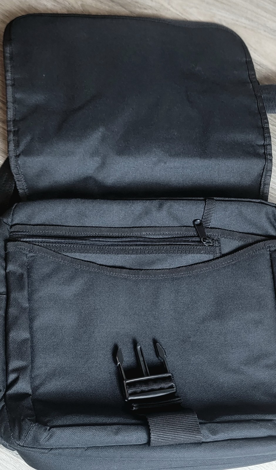 Overland Black Nylon Messenger Bag Laptop Case Crossbody Briefcase Travel Bag