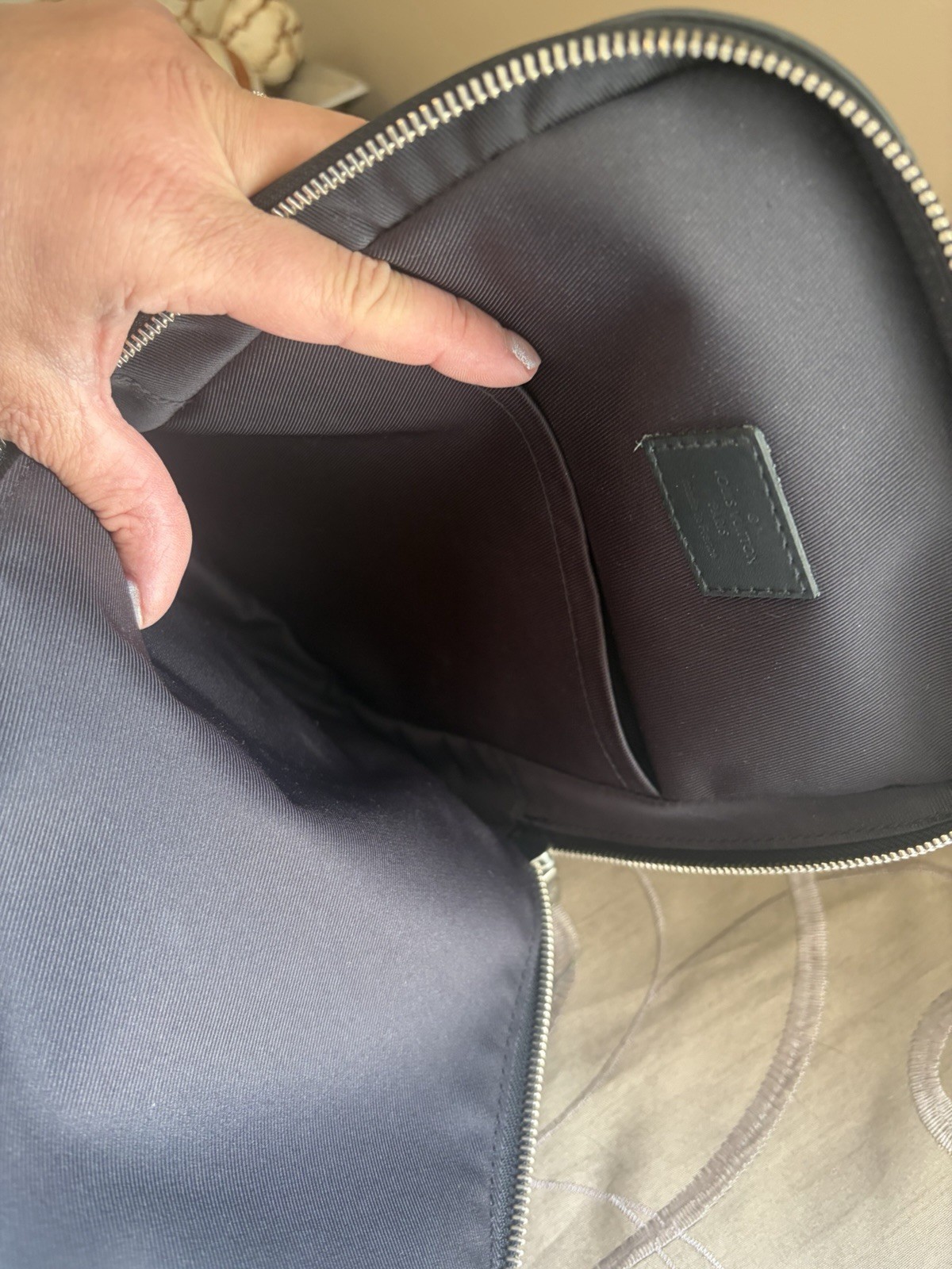 Louis Vuitton Damier Graphite Checkered Crossbody Sling Bag Black Gray Zip