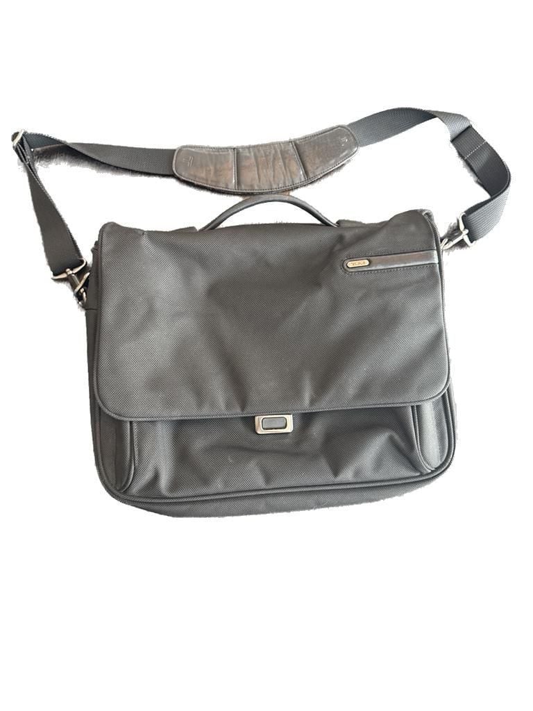 TUMI Business Bag Briefcase Black Solid Used