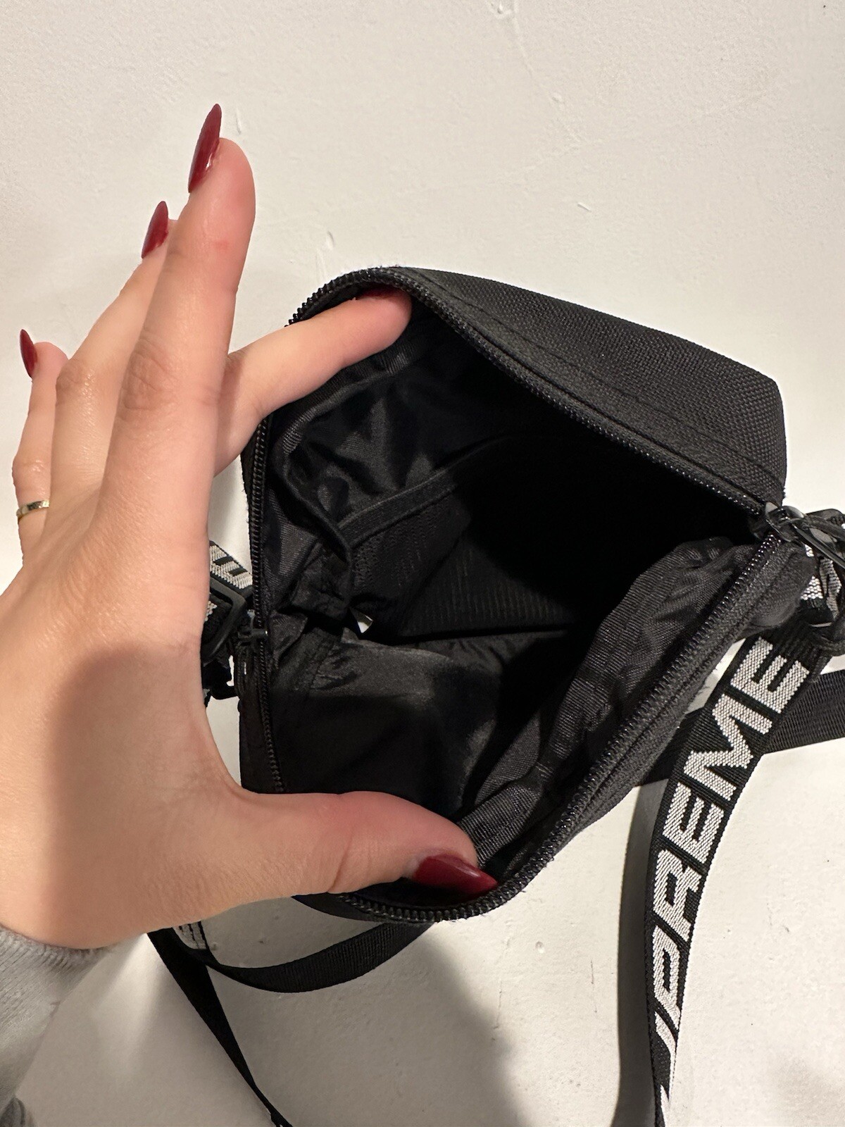 Supreme SS18 Shoulder Bag – Black