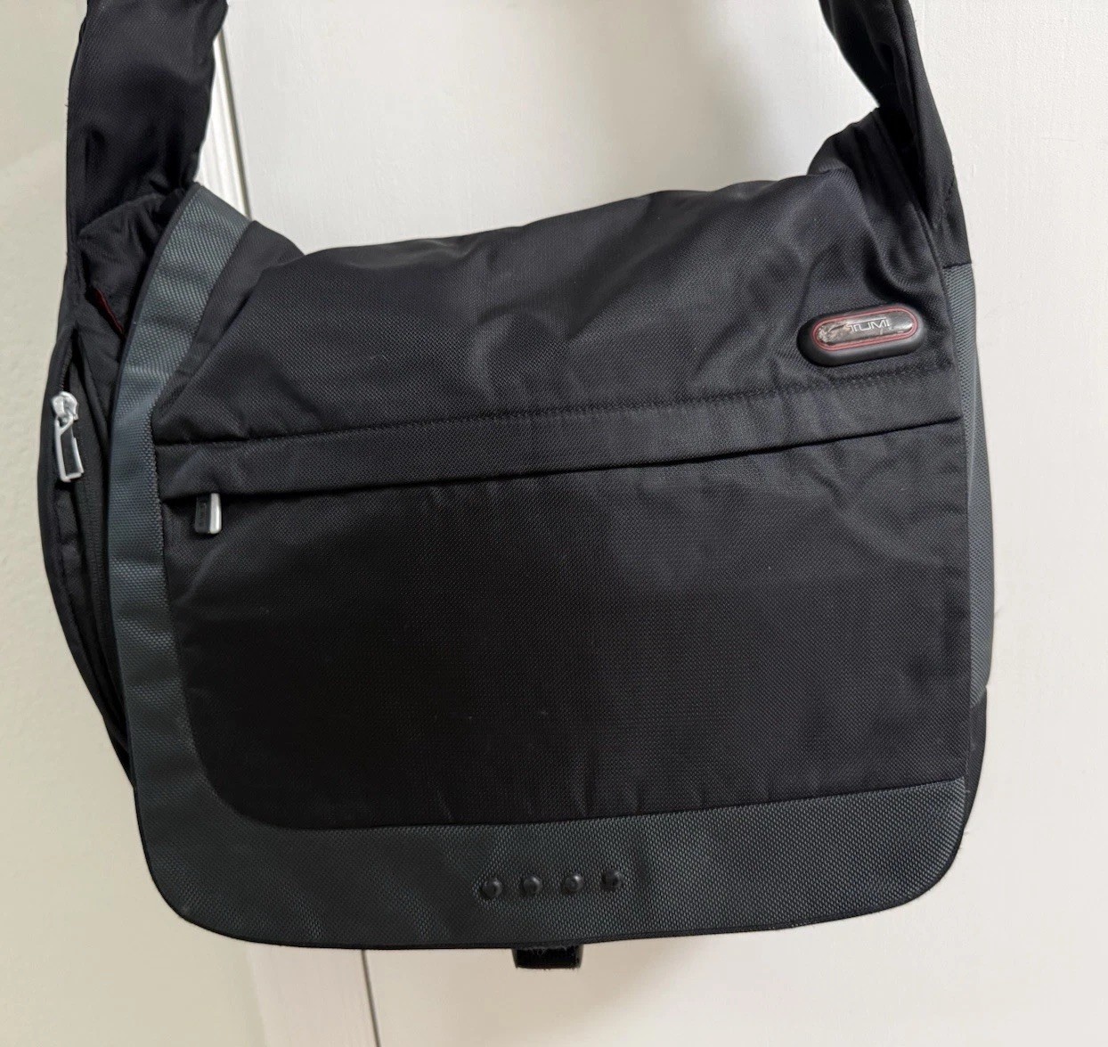 TUMI T-Tech Black Crossbody Laptop Messenger Business Travel Ballistic Nylon Bag