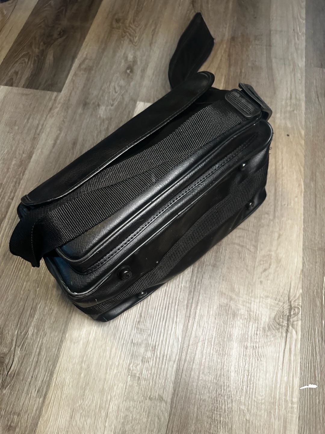 Samsonite Black Leather Multi-Section Professional Briefcase / Pilot Bag