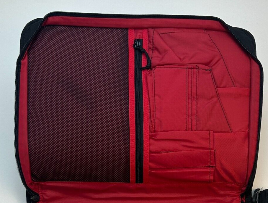 JanSport Messenger Shoulder Bag First Class 15” Laptop 10×14.7×1″ Carrier New