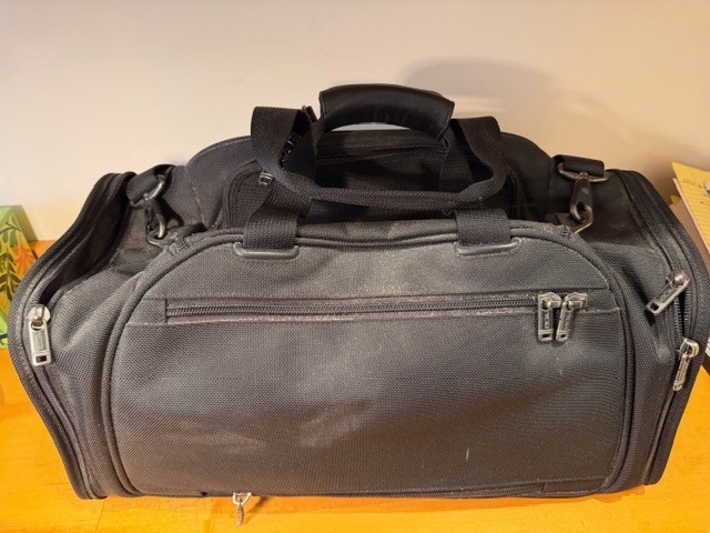 Tumi Alpha Sport Ballistic Nylon Weekneder Duffle Black 22150D4- Good Condition
