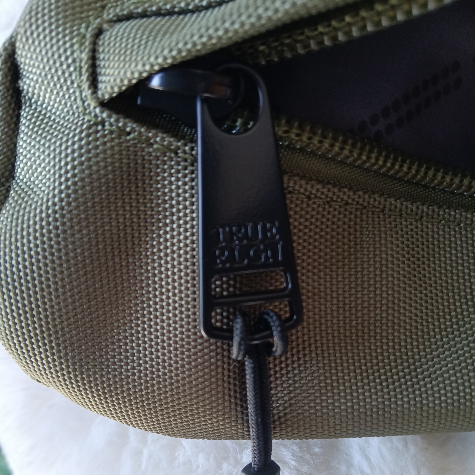 True Religion Yeta 2.0 Men’s Crossbody Bag Sling Style (NWT) Buddha Patch Olive