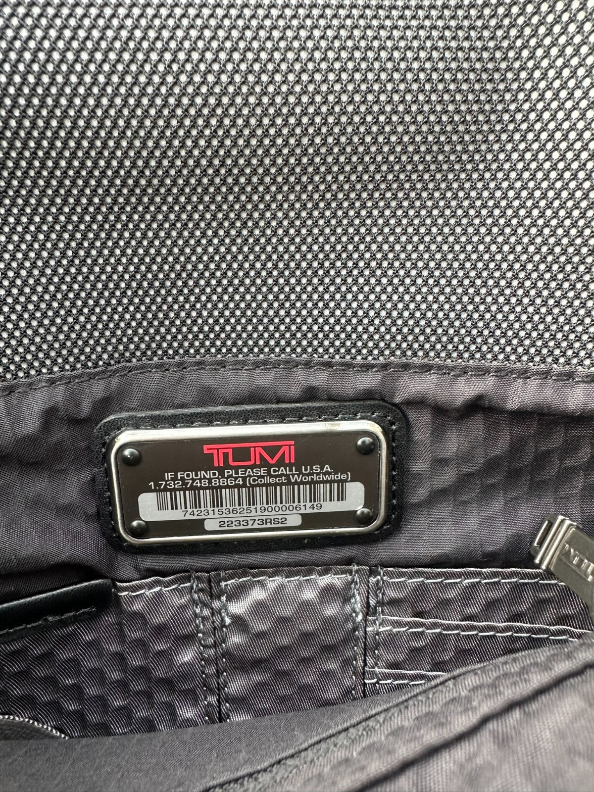 TUMI Alpha Bravo ‘Foster’ Reflective Silver Nylon Messenger Bag – 0222373RS2 NWT