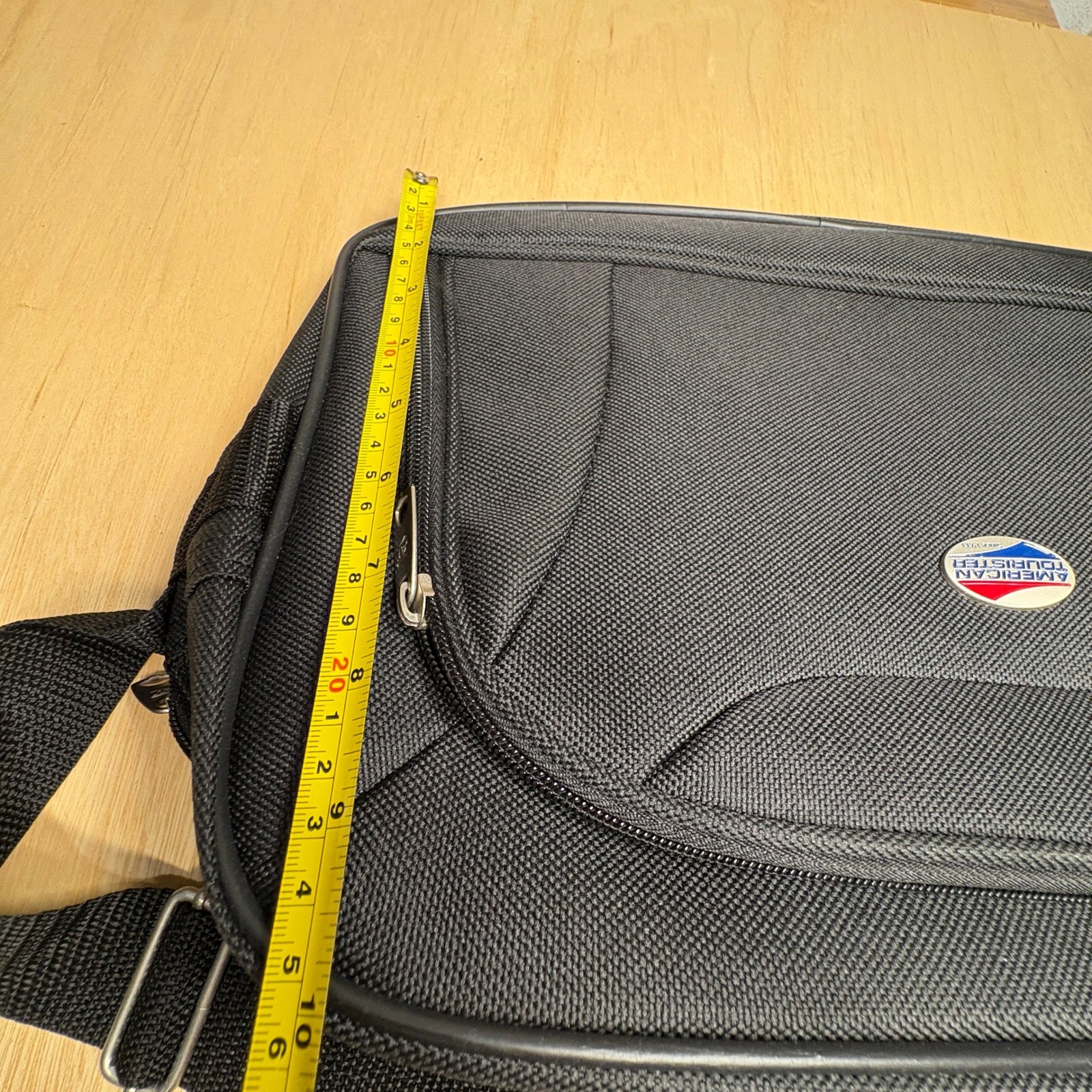 American Tourister Black Messenger Bag Nylon Shoulder Laptop Travel Case Unisex