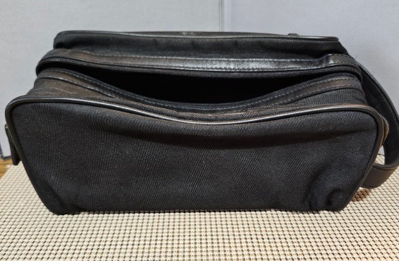 Kenneth Cole Reaction Black Canvas Faux Leather Travel Toiletry Bag. 12×6.5×4.5″