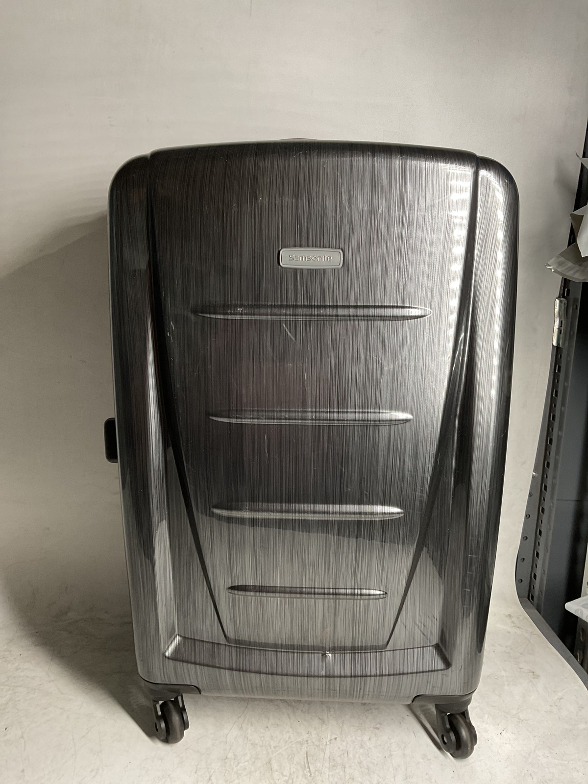 Samsonite Winfield 2 Hardside Luggage with 360 Spinner Wheels, 24 Inch U3